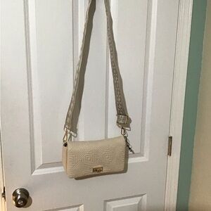 ZARA Cream Quilted style w/ Multi Color CrossBag Strap.Brand New See All Pics.🌺🌸
